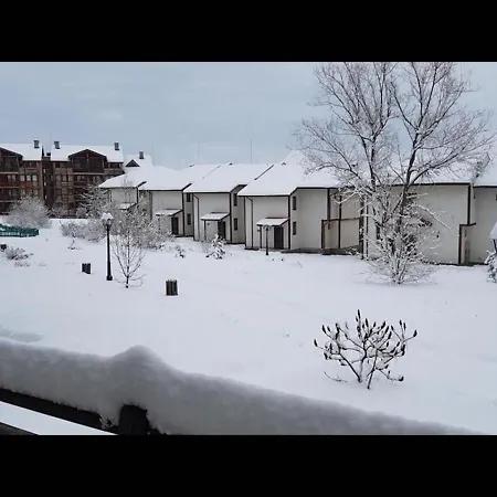 Three-bedroom In The Beautiful Pinerose * Бансько